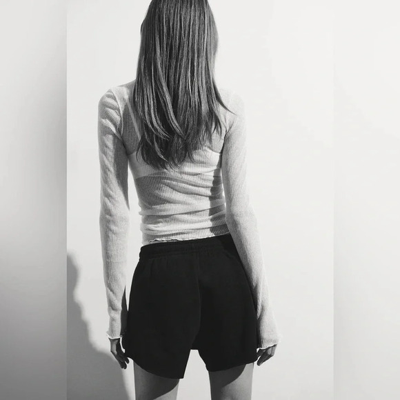 H&M Black sweatshorts, size medium - Picture 6 of 10